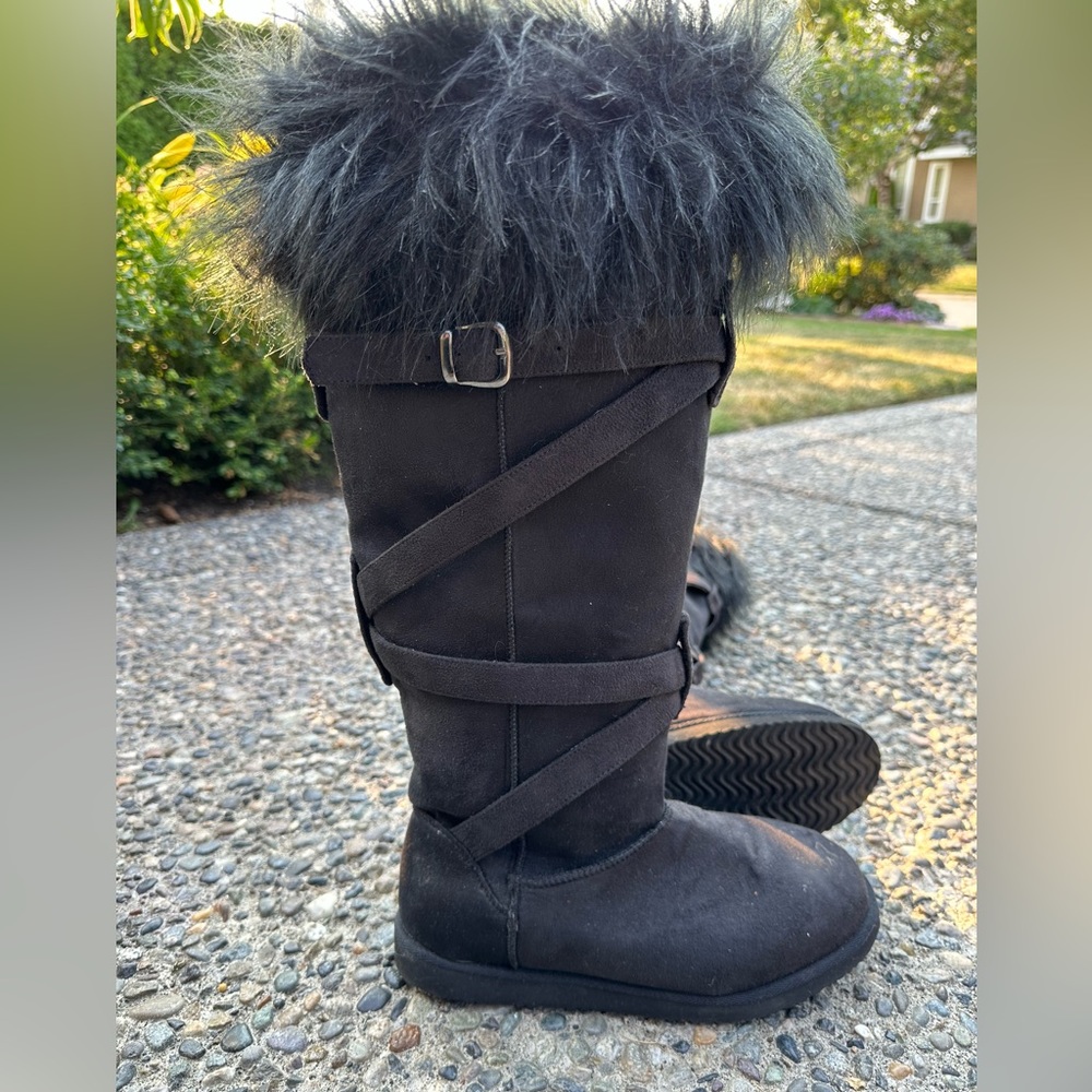 Old Navy Black Faux Fur Boots size 7
